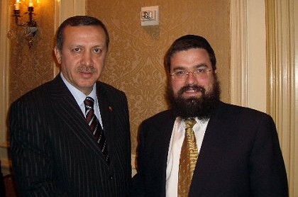 ראש ממשלת טורקיה נפגש עם הרב לוי שם-טוב