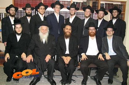 הרב ירוסלבסקי בוחן ומתוועד באנטוורפן הרב ירוסלבסקי בוחן ומתוועד באנטוורפן