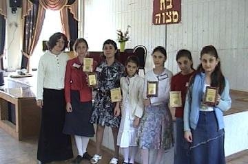 12 בנות חגגו 'בת מצוה' בבי