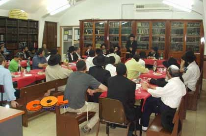 עונג רוחני בכינוס תורה ב'חזון אליהו' בתל-אביב