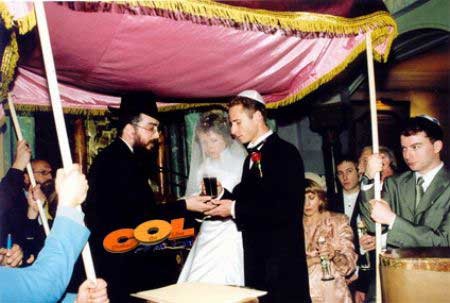 היסטוריה בוילנה: חתונה של קיבוץ גלויות