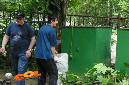 סטונדטים התנדבו לטובת בית החיים בפושקינה