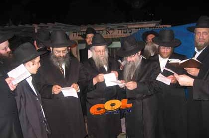 השלוחים מציינים יארצייט לרב ביסטריצקי ע