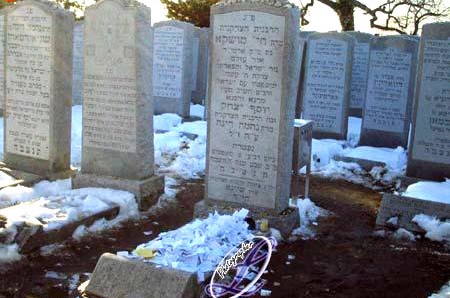 המונים עלו על קברה של הרבנית המונים עלו על קברה של הרבנית