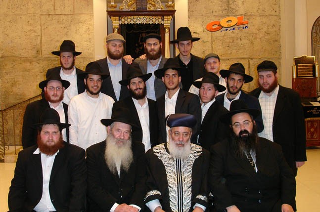 הרב עמאר אורח בבית הכנסת של אגו