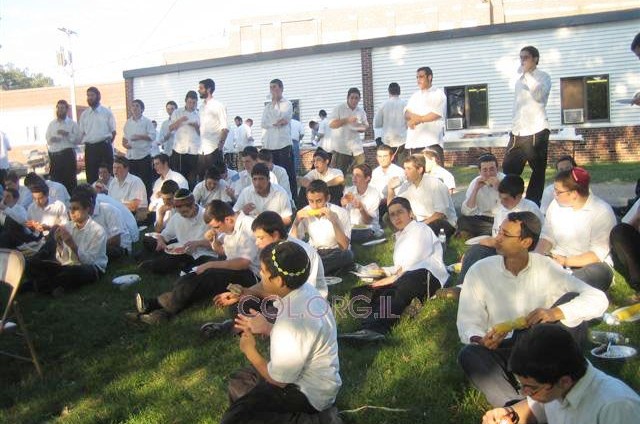 פריבורן: תושבי העיר מארחים את תלמידי ה'ישיבת קיץ'