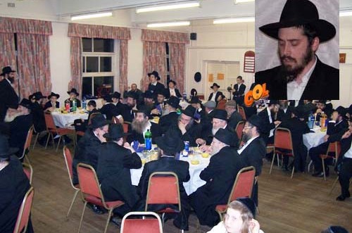 אנגליה: קהילת 'בית מנחם' נפרדה מרב בית הכנסת