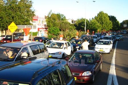 אוסטרליה: מאה רכבים בתהלוכה הראשונה בעולם