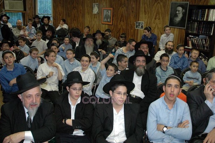 קראון הייטס: מסיבת סיום לישיבת 'דרכי-מנחם' קראון הייטס: מסיבת סיום לישיבת 'דרכי-מנחם'