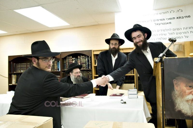 הדיין והשליח הארגנטינאי חילקו פרסים במונטריאול הדיין והשליח הארגנטינאי חילקו פרסים במונטריאול