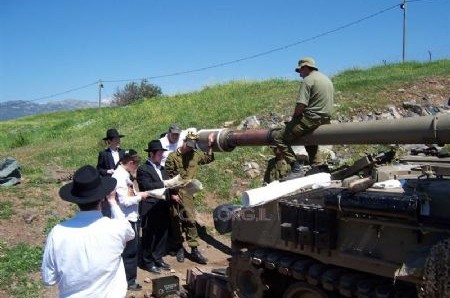 דרושים בחורים להשלמת מניין בראש השנה בבסיס צה