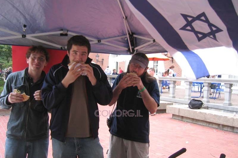 אילינוי: גם לסטודנטים היהודיים מגיע אוכל כשר