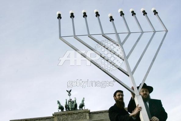 ההדלקה בברדנבורג 'סימן לתחיית יהודי גרמניה'