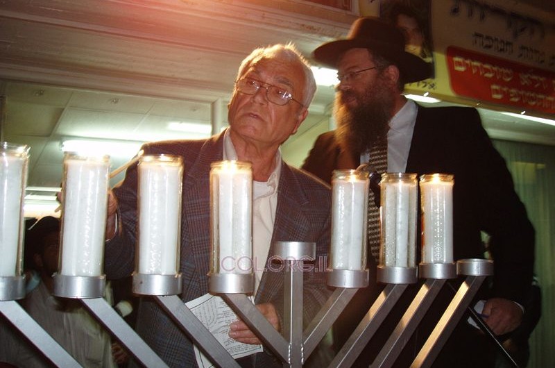 קריות: מדליקים ולא שוכחים את החטופים קריות: מדליקים ולא שוכחים את החטופים