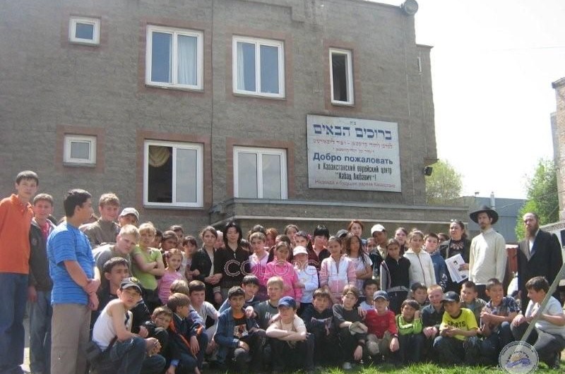 התלמידים ביקרו בבית הכנסת, המורה גילתה את יהדותה