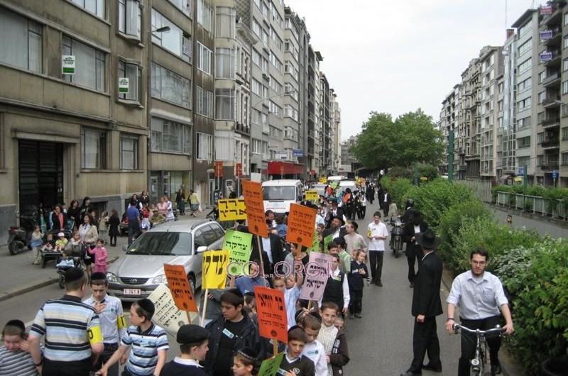  אנטווערפן: אלפים צעדו ברחובות העיר