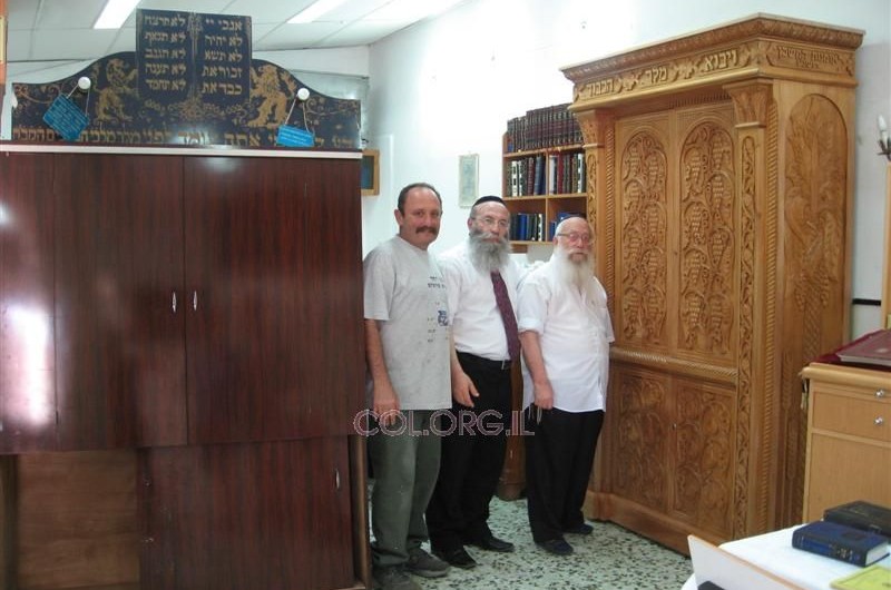 ארון קודש חדש לבית הכנסת 'מחזיקי הדת-חב
