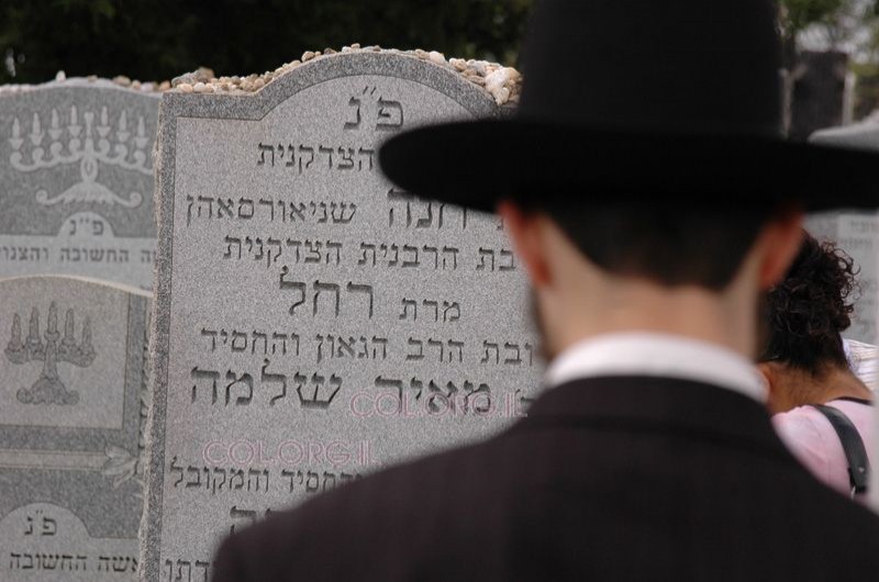 ו' תשרי: מאות עלו לקברה של הרבנית חנה ע
