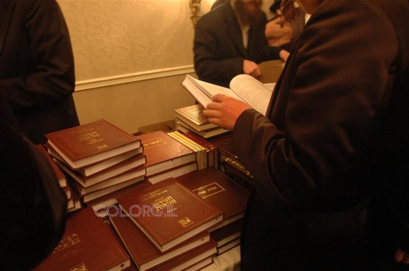 אלפי סטים של ספרי חסידות ימכרו לבני ישיבות 