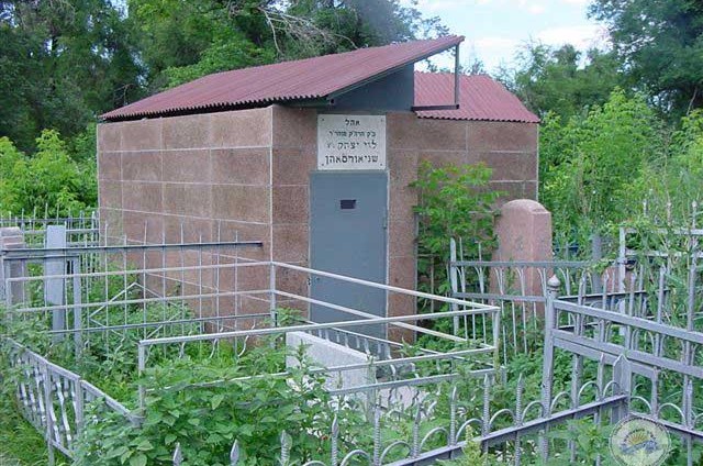קבר רבי לוי-יצחק נ