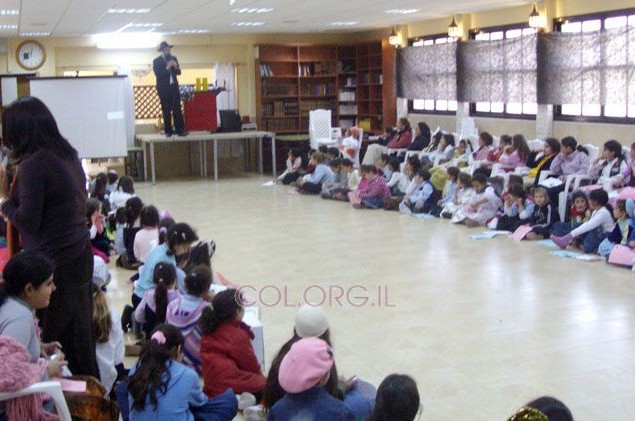 חודש לפני פורים: התלמידות הגיעו מחופשות