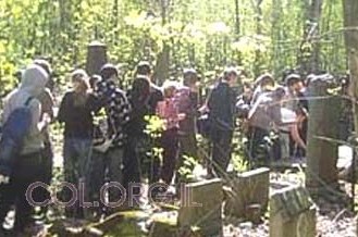 פטרבורג: הנערים נפגשו בבית הקברות ולמדו על השואה