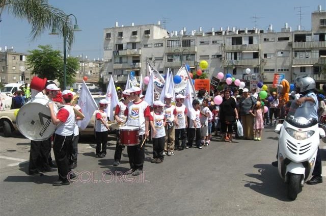 ילדי יהוד צעדו בתהלוכת האחדות