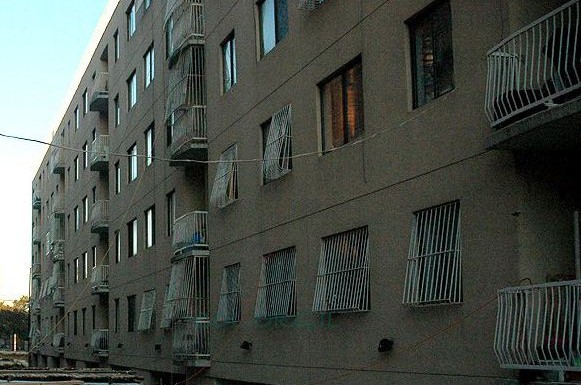 הונאת הדירות בקראון-הייטס: הקבלן אליהו איזגווי נעצר