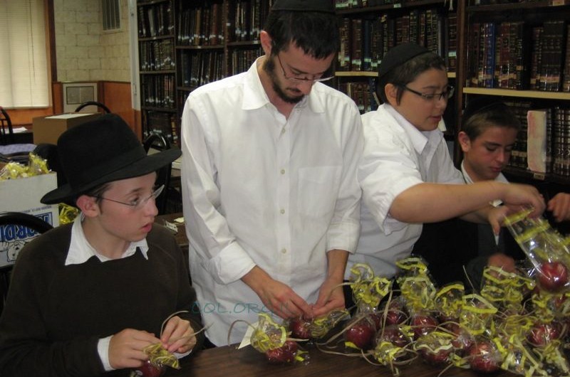 מונסי: חולקו ערכות חג ל'מבצעים' 