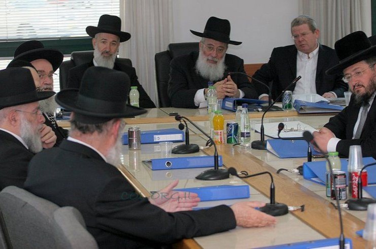 מועצת הרבנות: לאבטח בתי-חב''ד, כמו השגרירויות  