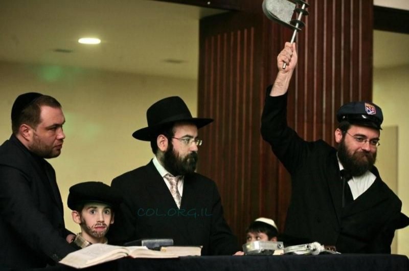 שמחת פורים בניז'ני: מאות יהודים גדשו את בית הכנסת
