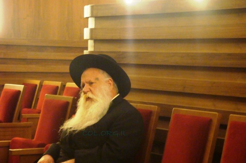 הרב אשכנזי מסר שיעור בישיבה בברלין  