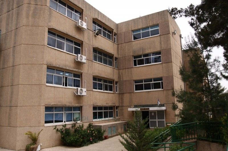 בתי הספר התיכוניים של 