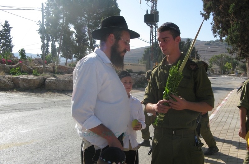 הביאו את שמחת החג לחיילי צה