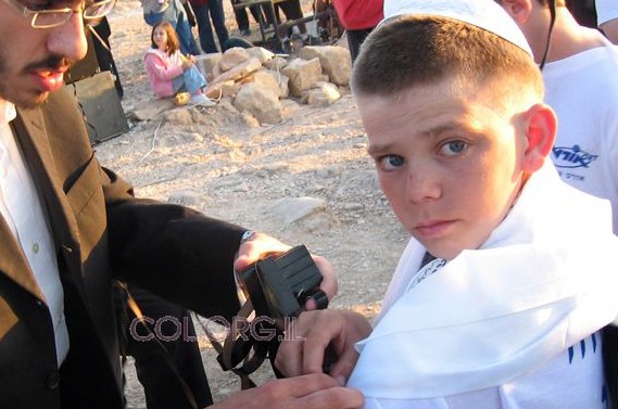 מחר: עשרות נערים מאירופה יחגגו בר-מצווה בישראל עם חב