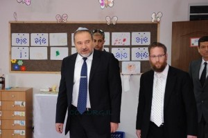 שר החוץ ביקר בבית ספר חב