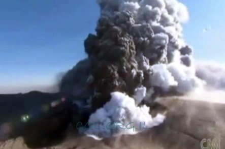 תיעוד מיוחד: ענן האפר הוולקני - מלמעלה ● צפו בוידאו