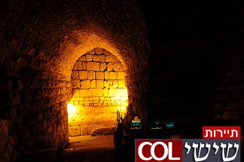 ערב תשעה באב: סיור מרהיב במנהרות הכותל ● גלריה 