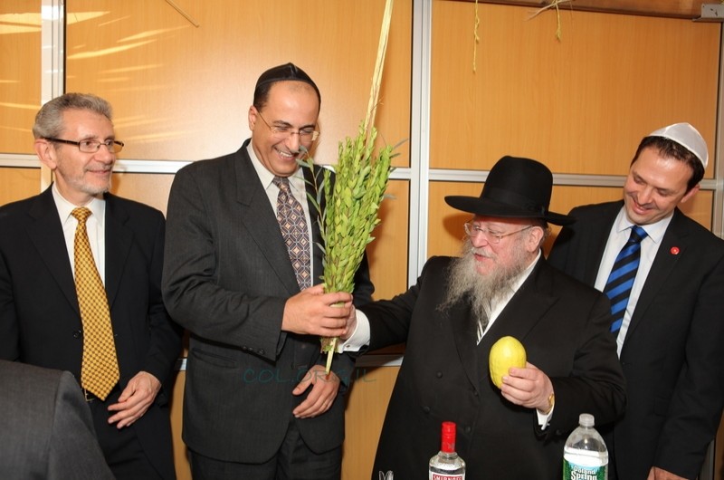 למרות איומי הערבים: אלפים בסוכות צעירי חב