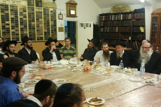 י' כסלו בתל אביב: הרב גורביץ התוועד עם תלמידי הישיבה