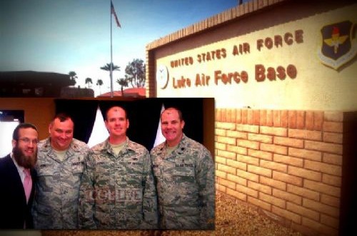 השליח באריזונה הוזמן לשאת תפילה בפני קציני חיל האוויר