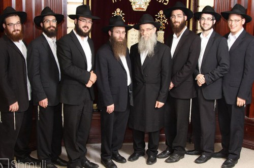 לראשונה: שלוחים גם לישיבת לראשונה: שלוחים גם לישיבת