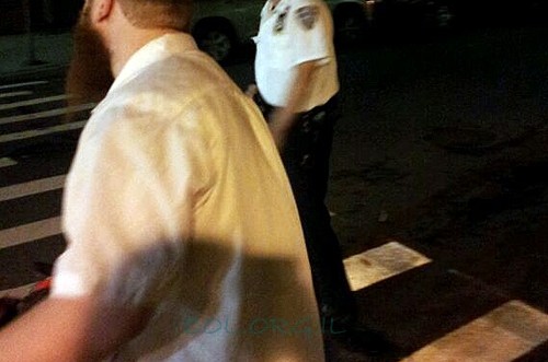 מול 770: מרדף אחרי אלמוני שירה לעבר עובר-אורח מול 770: מרדף אחרי אלמוני שירה לעבר עובר-אורח