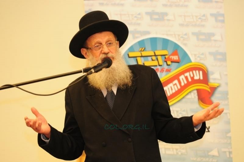 הרב נפתלי רוט יושב 'שבעה' אחר אחיו הרב נפתלי רוט יושב 'שבעה' אחר אחיו