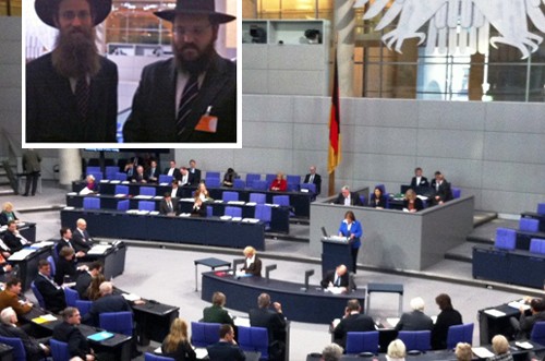 גרמניה: הפרלמנט דן בחוק הברית, השליח הוזמן 