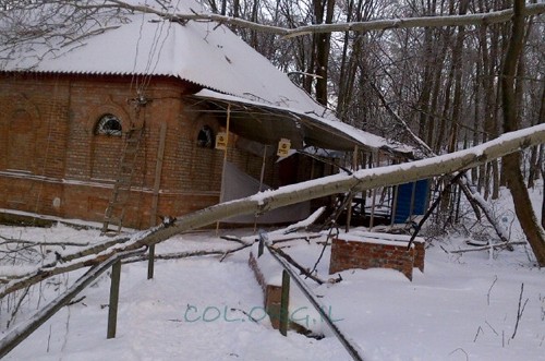 מנזקי הסופה בהאדיטש: נהרס גג האוהל של רבינו הזקן 