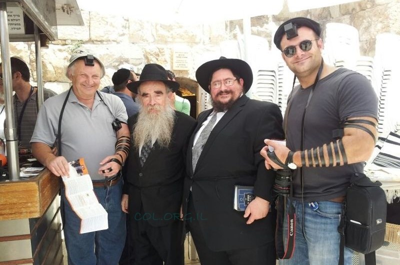 הרב שם-טוב ביקר בכותל, חגג ליהודי בן 64 בר מצוה