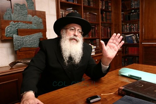תמיכה מקיר לקיר: הרב שמעון אליטוב נבחר למועצת הרבנות 