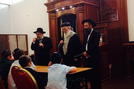 הרב עמאר ביקר בחדר חב הרב עמאר ביקר בחדר חב