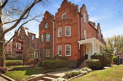 שיא שכונה חדש: בית בקראון הייטס נמכר ב- $1,850,000